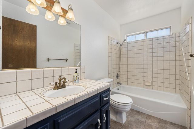 3074 Burgan Avenue, Clovis, CA 93611