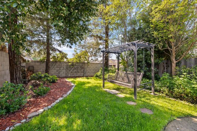 3074 Burgan Avenue, Clovis, CA 93611