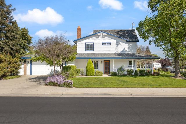 3074 Burgan Avenue, Clovis, CA 93611