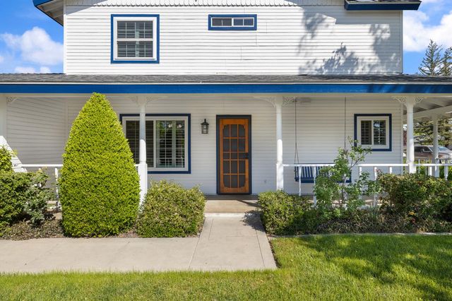 3074 Burgan Avenue, Clovis, CA 93611