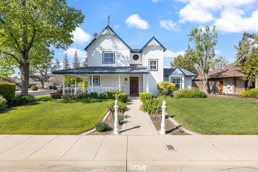 3074 Burgan Avenue, Clovis, CA 93611