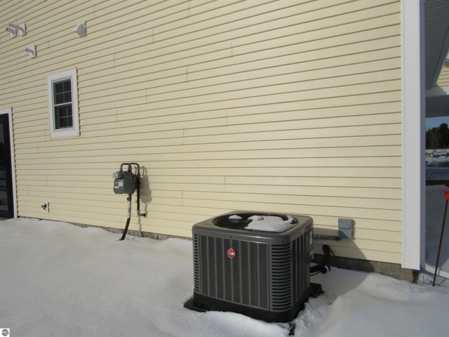 66 Lila Lane, Tawas City, MI 48763