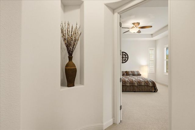 54 W Everglade Avenue, Clovis, CA 93619