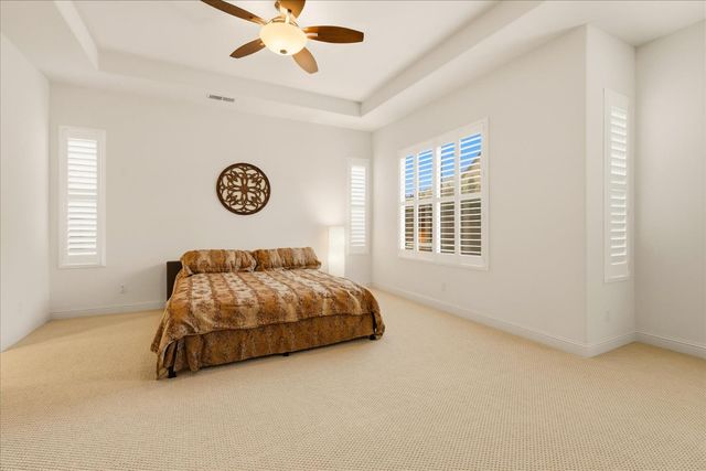 54 W Everglade Avenue, Clovis, CA 93619