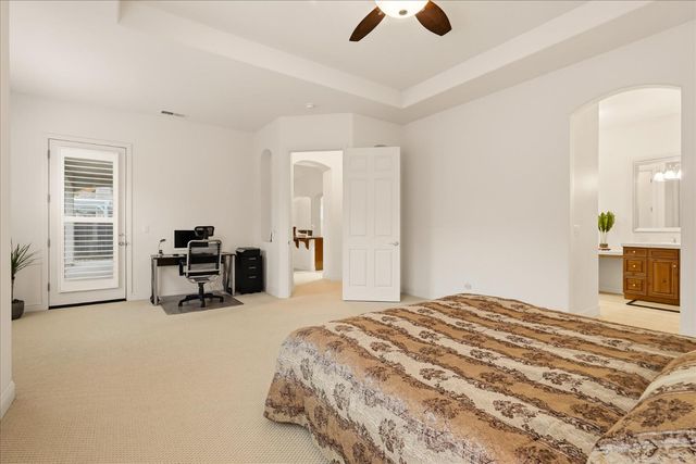 54 W Everglade Avenue, Clovis, CA 93619