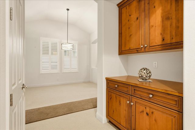 54 W Everglade Avenue, Clovis, CA 93619