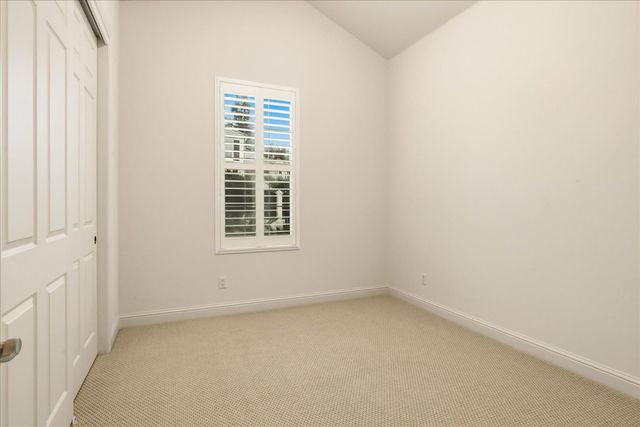 54 W Everglade Avenue, Clovis, CA 93619