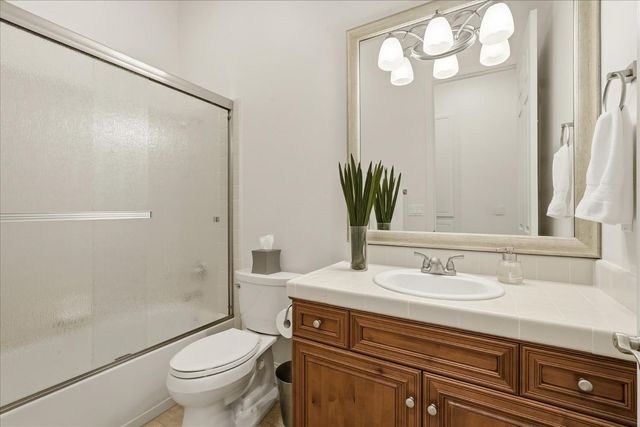 54 W Everglade Avenue, Clovis, CA 93619