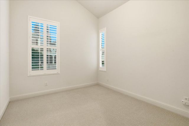 54 W Everglade Avenue, Clovis, CA 93619