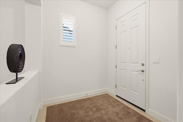 54 W Everglade Avenue, Clovis, CA 93619