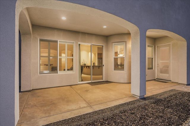 54 W Everglade Avenue, Clovis, CA 93619