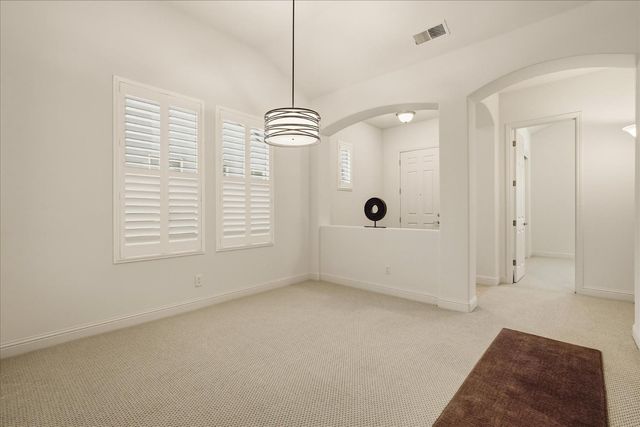 54 W Everglade Avenue, Clovis, CA 93619