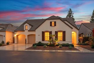 54 W Everglade Avenue, Clovis, CA 93619