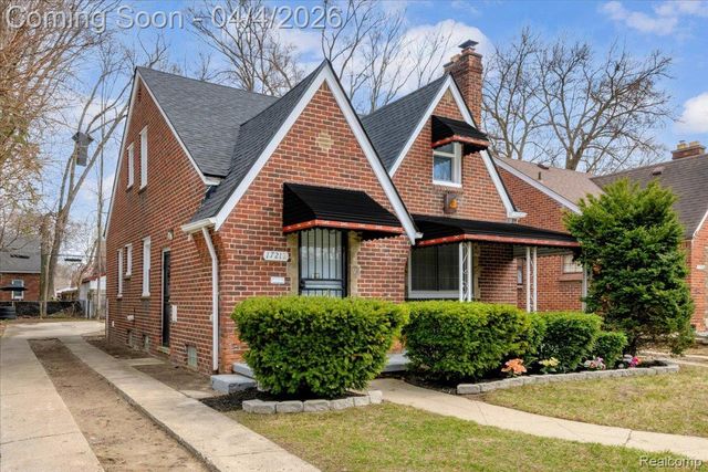 17212 Sunderland Road, Detroit, MI 48219