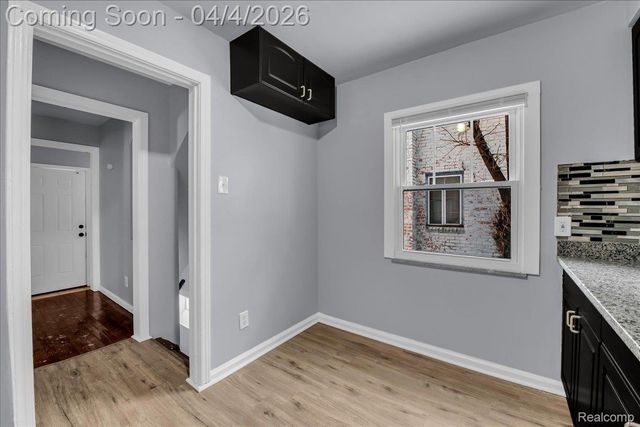 17212 Sunderland Road, Detroit, MI 48219