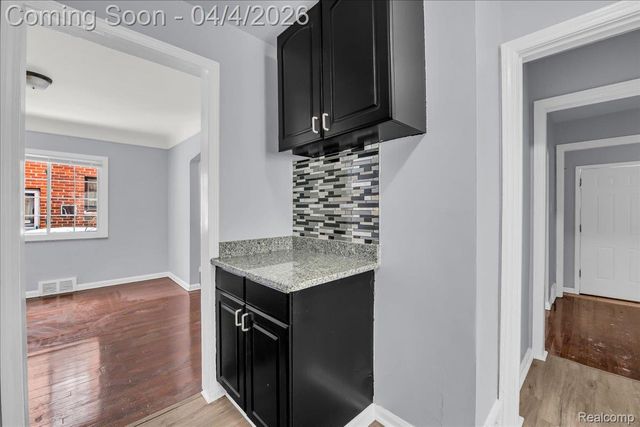 17212 Sunderland Road, Detroit, MI 48219