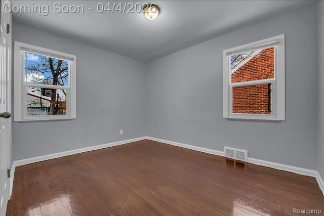 17212 Sunderland Road, Detroit, MI 48219