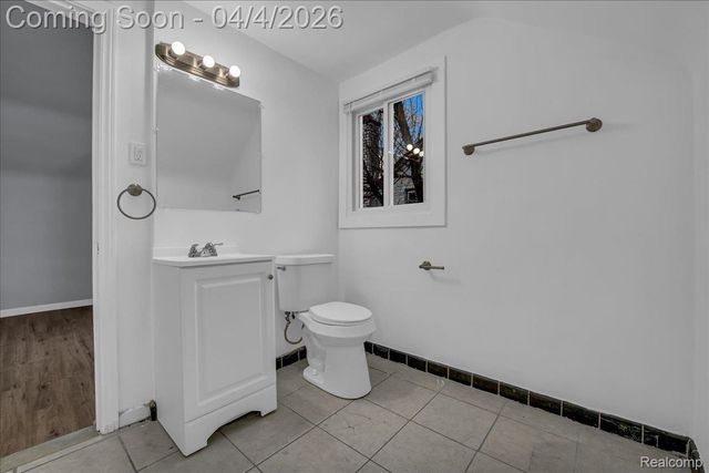 17212 Sunderland Road, Detroit, MI 48219