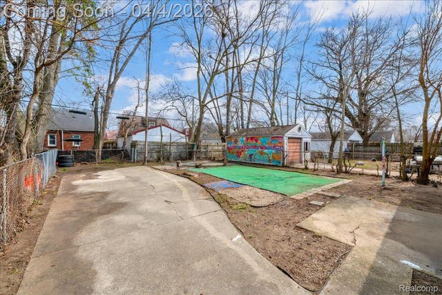 17212 Sunderland Road, Detroit, MI 48219