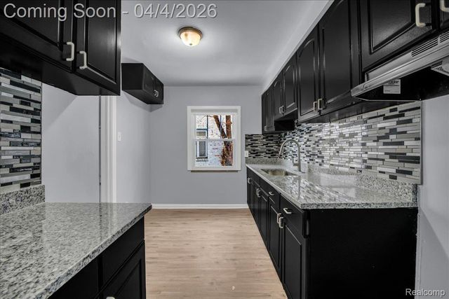 17212 Sunderland Road, Detroit, MI 48219