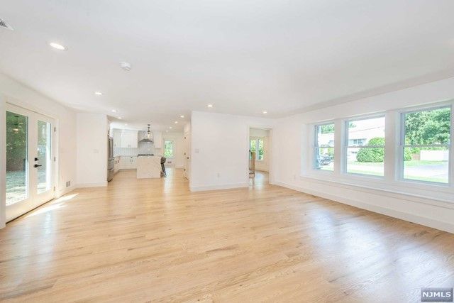 6 Lakeview Terrace, Woodcliff Lake, NJ 07677