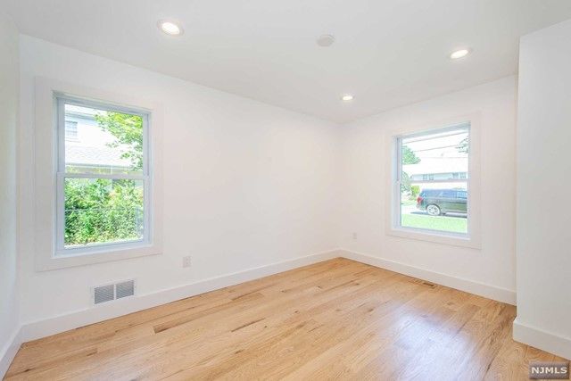 6 Lakeview Terrace, Woodcliff Lake, NJ 07677