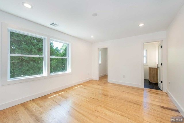 6 Lakeview Terrace, Woodcliff Lake, NJ 07677