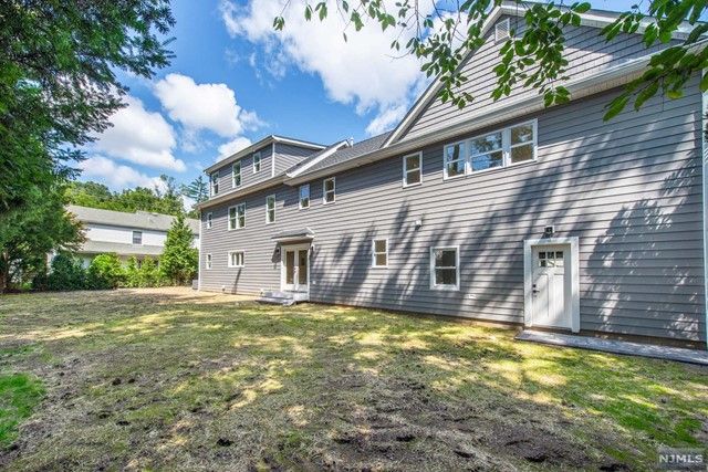 6 Lakeview Terrace, Woodcliff Lake, NJ 07677