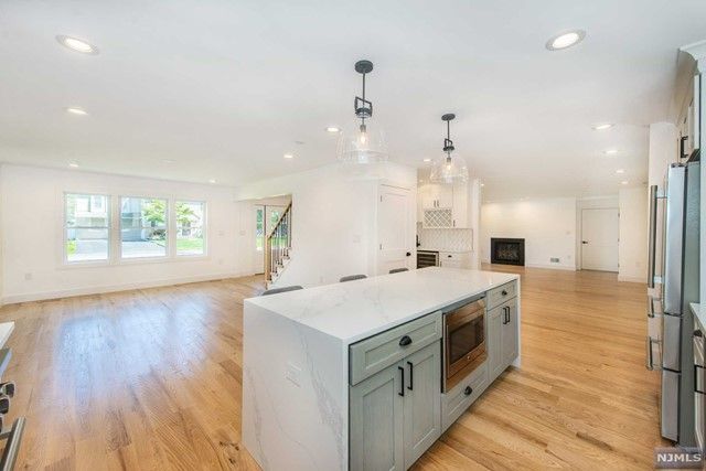 6 Lakeview Terrace, Woodcliff Lake, NJ 07677