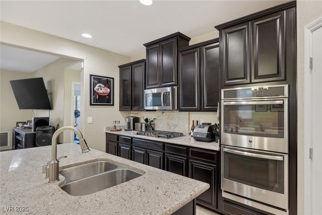 10615 College Hill Avenue, Las Vegas, NV 89166