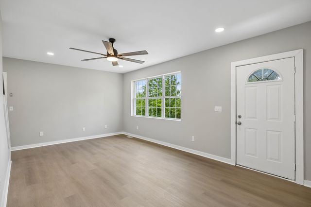 103 Pemberton Dr, Ashland City, TN 37015