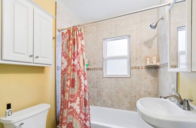 2120 43RD TERRACE N, St Petersburg, FL 33714