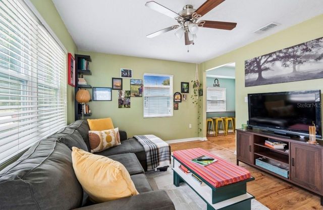 2120 43RD TERRACE N, St Petersburg, FL 33714