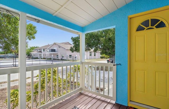 2120 43RD TERRACE N, St Petersburg, FL 33714