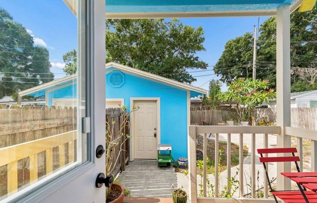 2120 43RD TERRACE N, St Petersburg, FL 33714