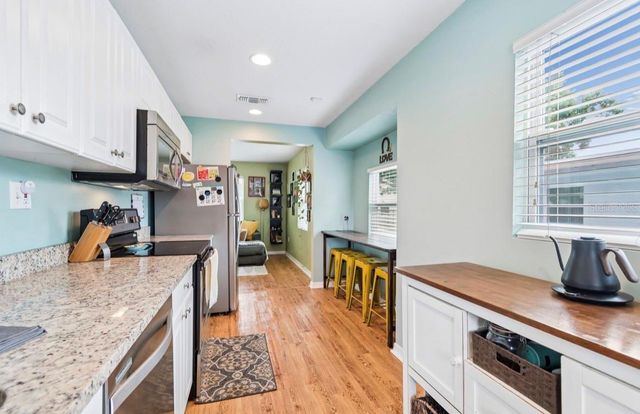 2120 43RD TERRACE N, St Petersburg, FL 33714