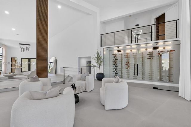 10506 SW 89 Place, Miami, FL 33176