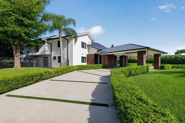 10506 SW 89 Place, Miami, FL 33176