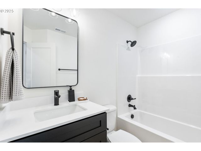 410 Ne 117th Ave, Vancouver, WA 98684