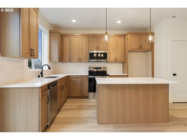 410 Ne 117th Ave, Vancouver, WA 98684