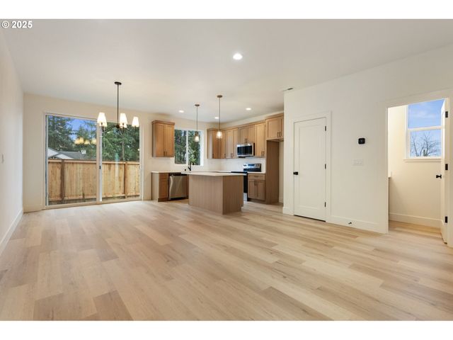 410 Ne 117th Ave, Vancouver, WA 98684