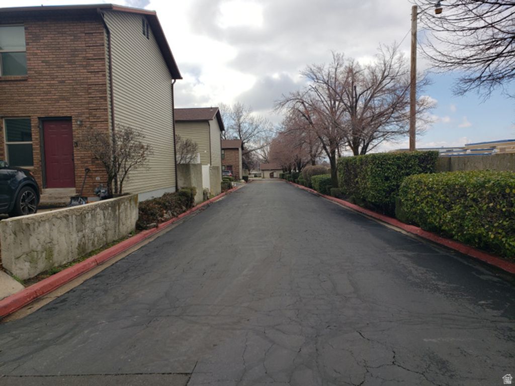 Image 5 of property listing at 150 E 735 S #23, Centerville, UT 84014
