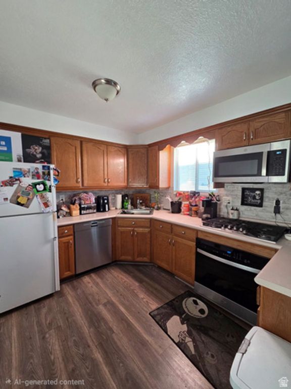Image 7 of property listing at 150 E 735 S #23, Centerville, UT 84014