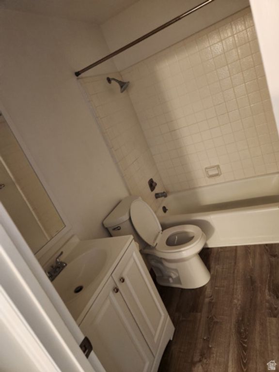Image 9 of property listing at 150 E 735 S #23, Centerville, UT 84014