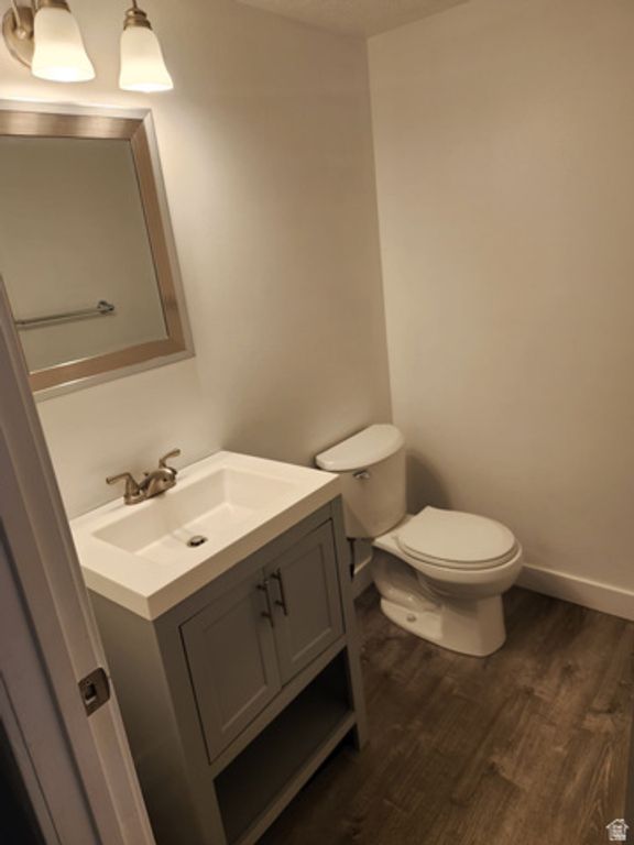 Image 10 of property listing at 150 E 735 S #23, Centerville, UT 84014