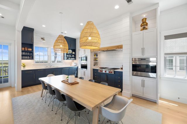 1650 Beachtown Drive, Galveston, TX 77550