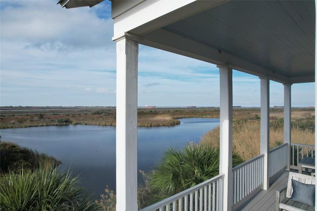 1650 Beachtown Drive, Galveston, TX 77550