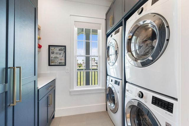 1650 Beachtown Drive, Galveston, TX 77550