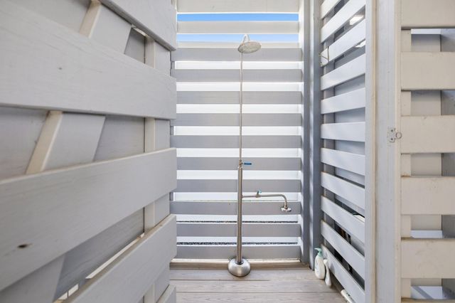 1650 Beachtown Drive, Galveston, TX 77550