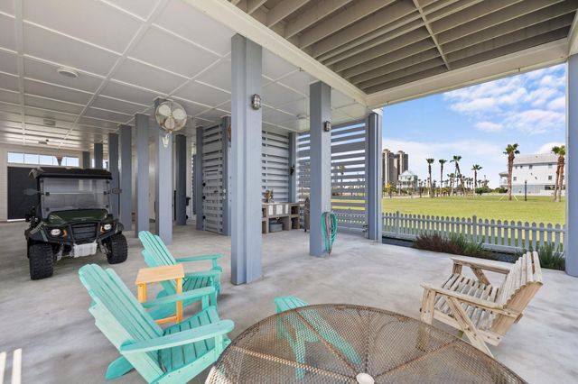 1650 Beachtown Drive, Galveston, TX 77550